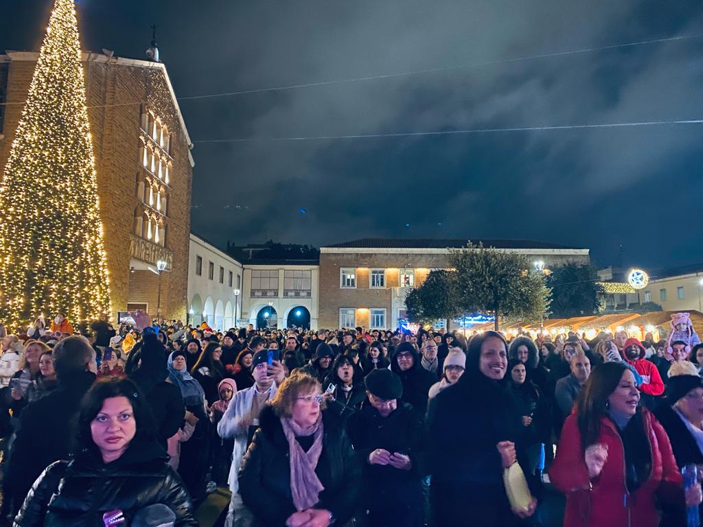 Pomezia Festeggia Il 2024 In Piazza Con Il Sindaco E I Carta Bianca   416089535 752751303549991 3314397603605055178 N 